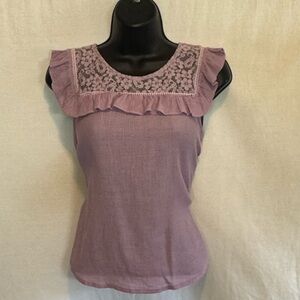 A-192 Iris Light Purple Lace &‎ Ruffle Detail Sleeveless Pullover Blouse Size S